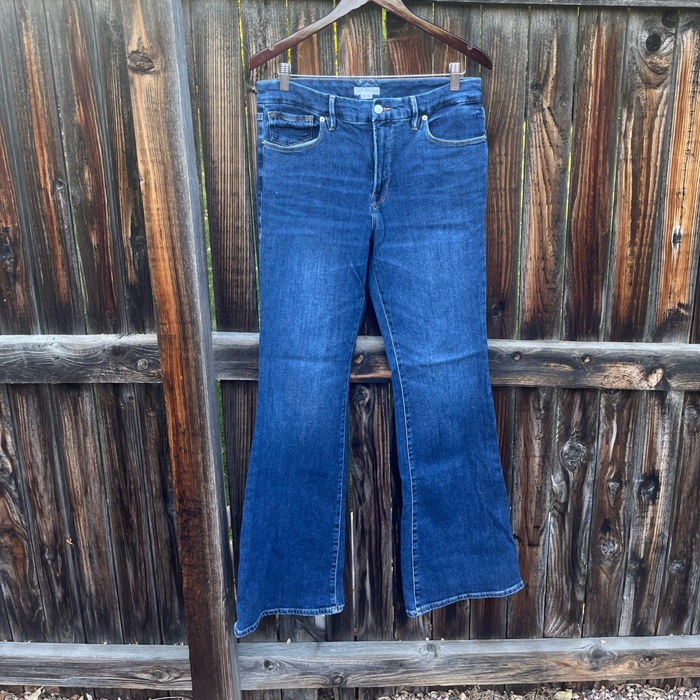 Good American • Deep Blue Flare Jeans
